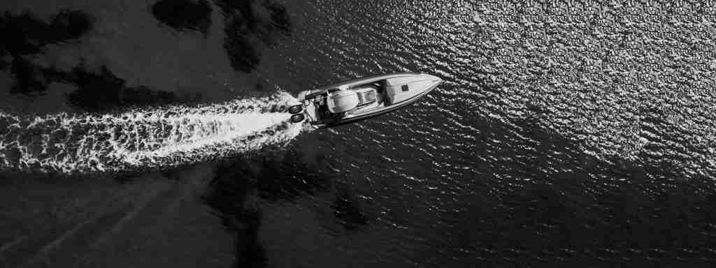 boat looking to catch Mahi Mahi